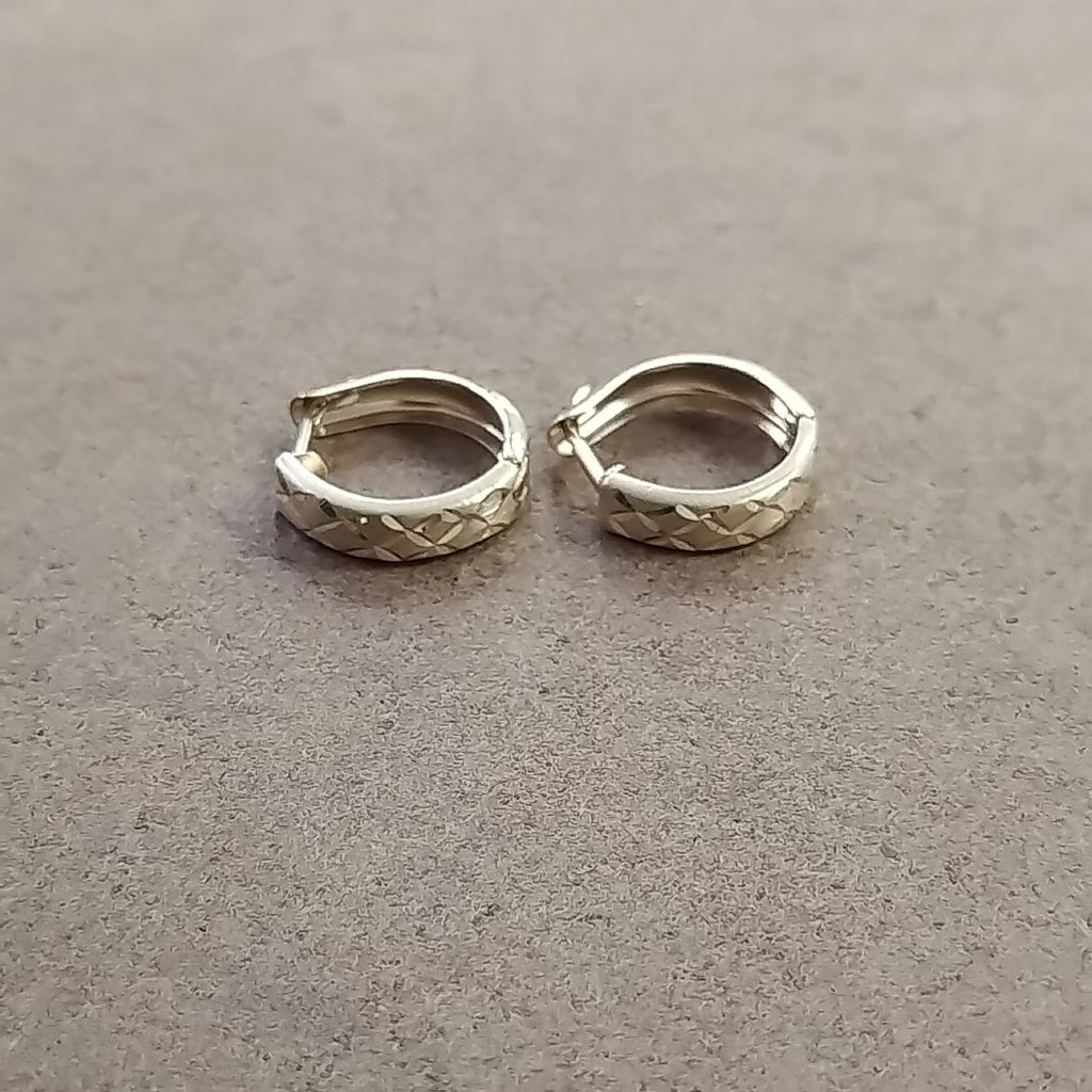 HUGGIES ORO 14K 1.1 (NUEVO)