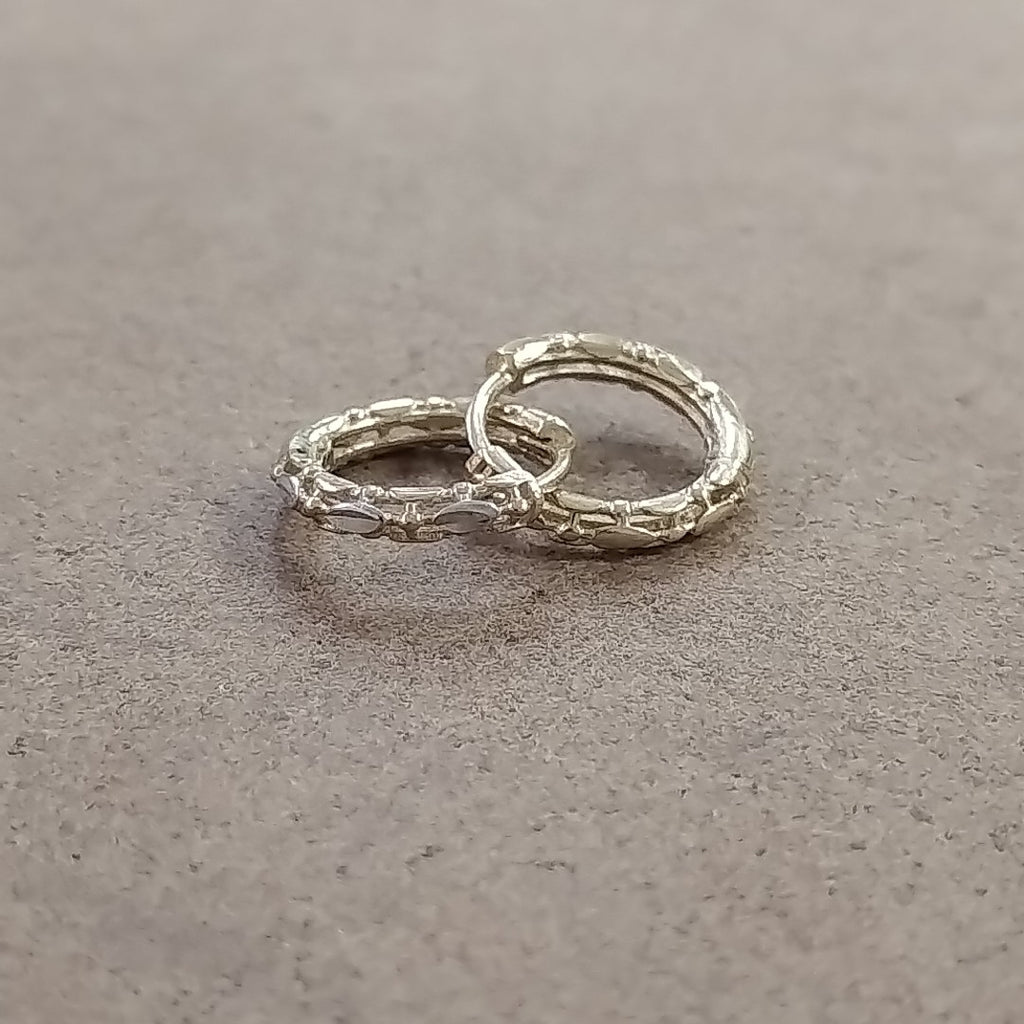 HUGGIES ORO 14K 1.2 (NUEVO)