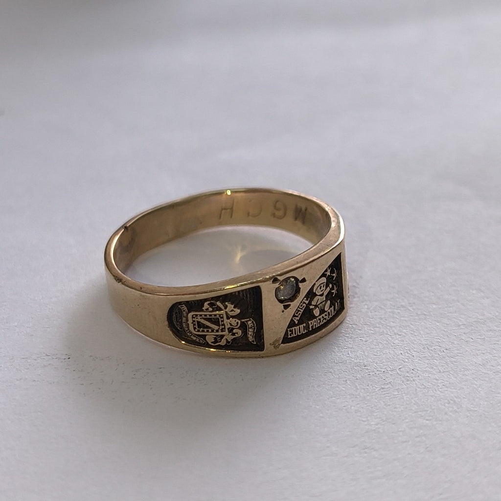 ANILLO DE GRADUACIÓN ORO 8 K 3.4 GRMS (SEMINUEVO)