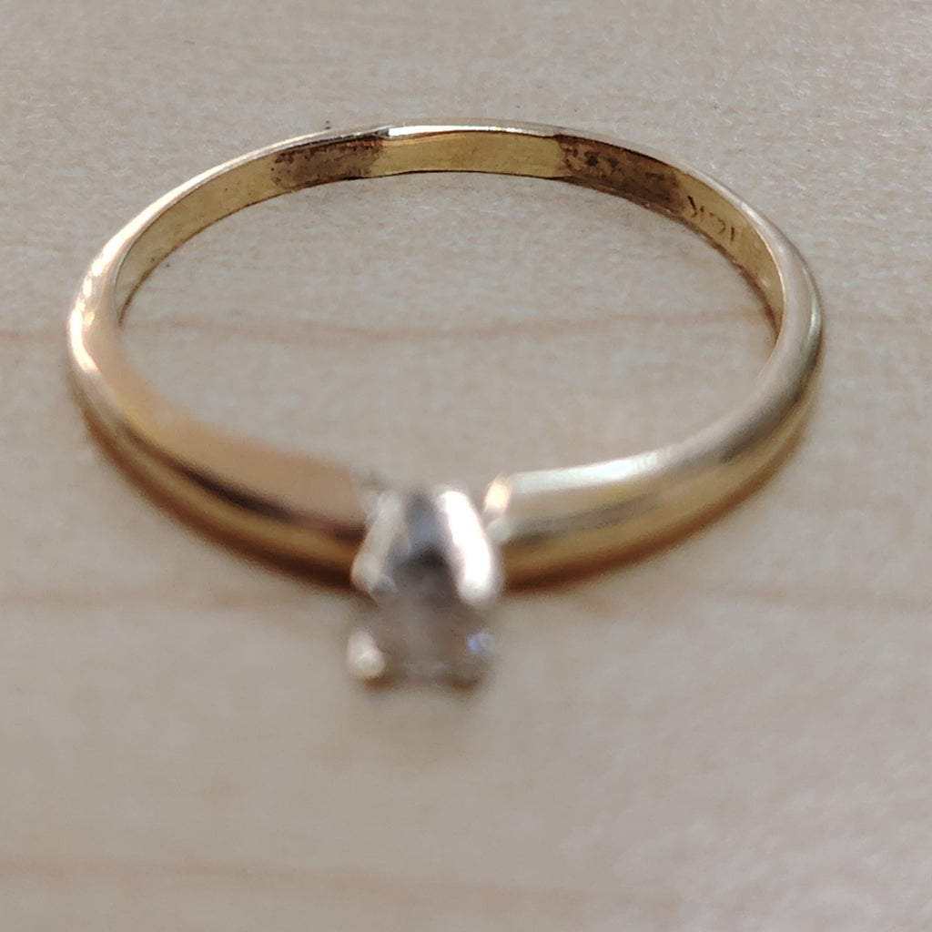SOLITARIO ORO 14 K 1.4 GRMS (SEMINUEVO)