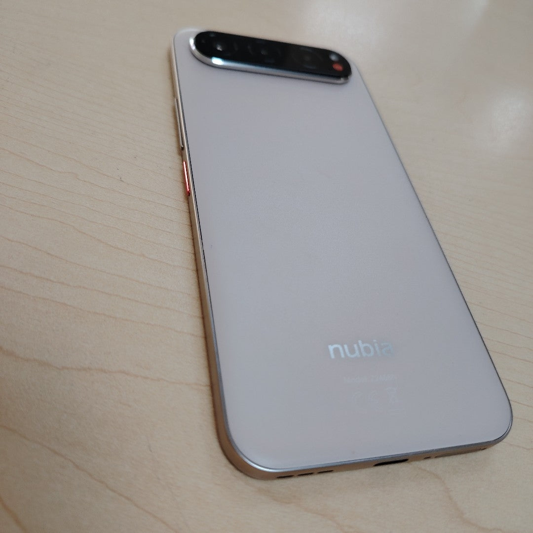 CELULAR NUBIA AIR Z2468N (2025) 256 GB 8 GB RAM (SEMINUEVO)