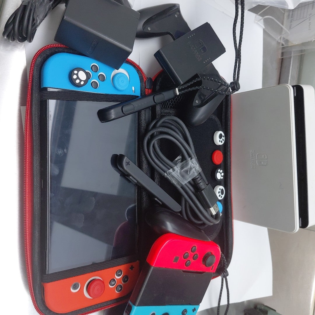 CONSOLA DE VIDEOJUEGO NINTENDO SWITCH OLED 64 GB (SEMINUEVO)