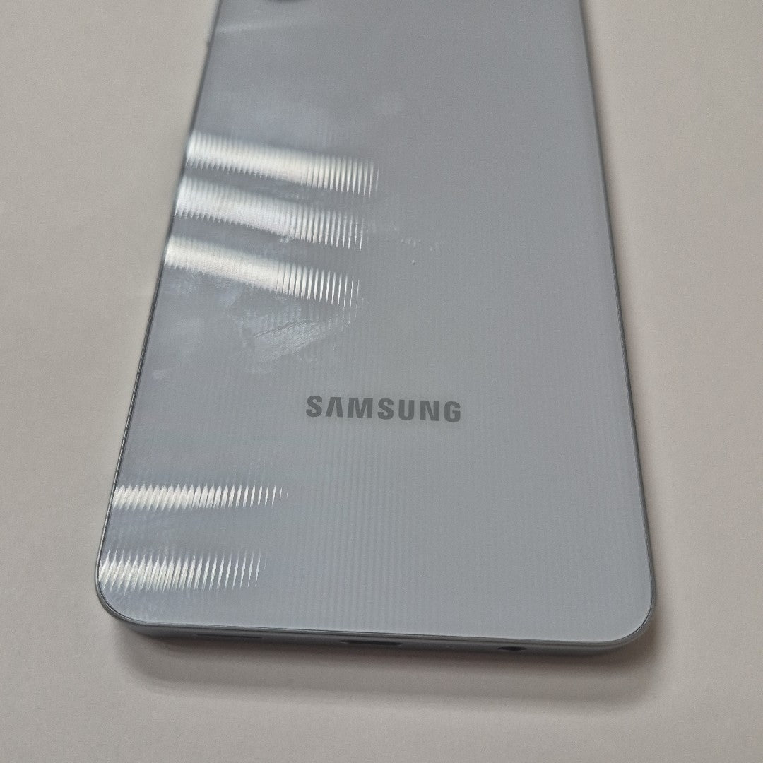 CELULAR SAMSUNG GALAXY A06 SM-A065M (2024) 128 GB 4 GB RAM (SEMINUEVO)
