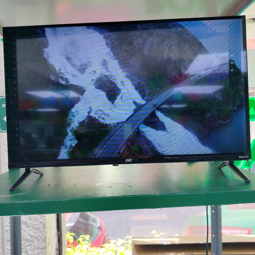 PANTALLA JVC SI32RF 32" LED HD (SEMINUEVO)