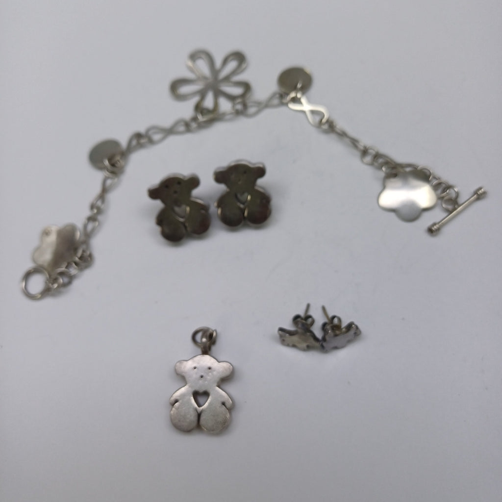 ARETES PAR, DIJE, PULSERA PLATA 19.4 GRMS (SEMINUEVO)