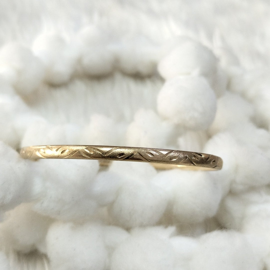 PULSERA RIGIDA ORO 10 K 4.2 GRMS (SEMINUEVO)