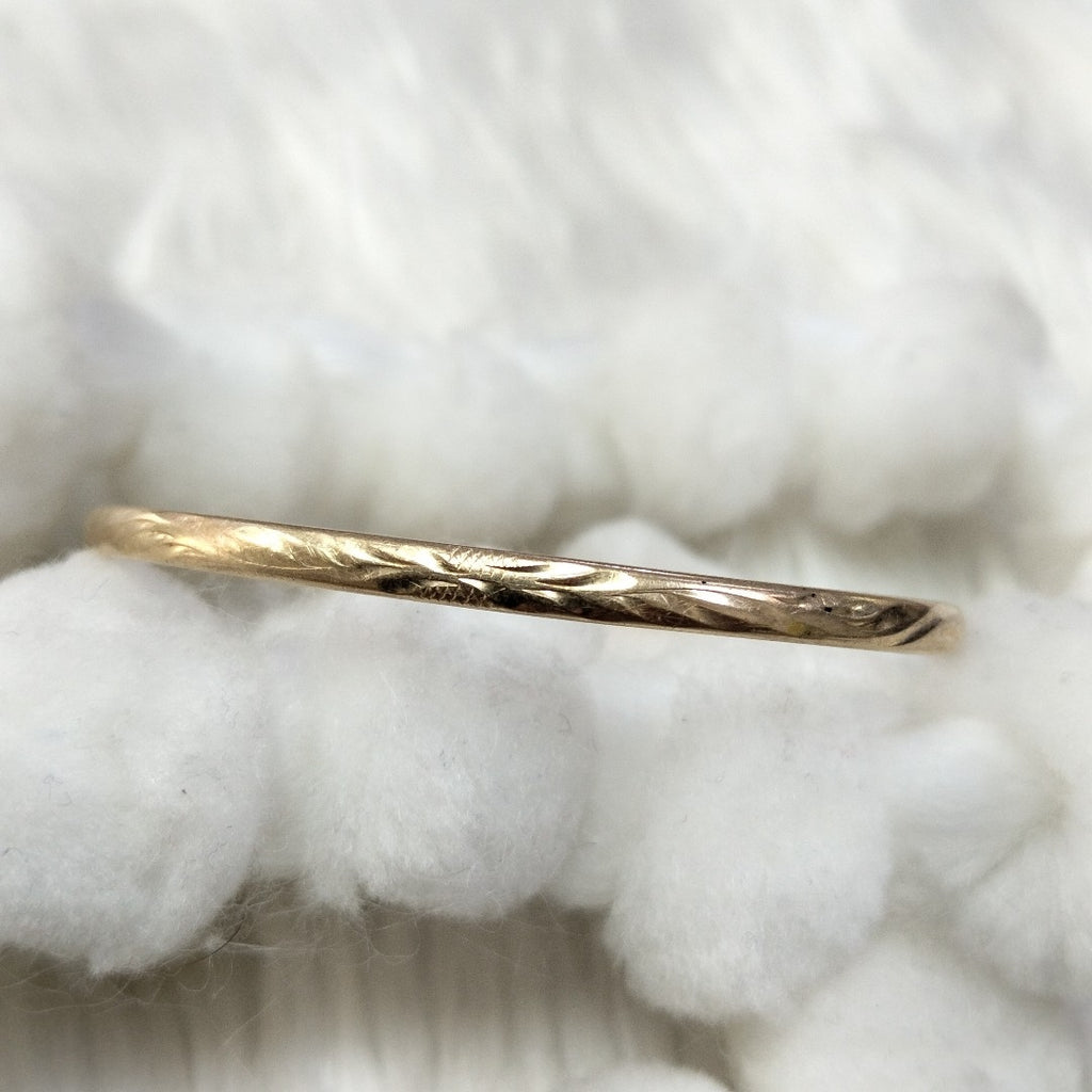 PULSERA RIGIDA ORO 10 K 3.3 GRMS (SEMINUEVO)