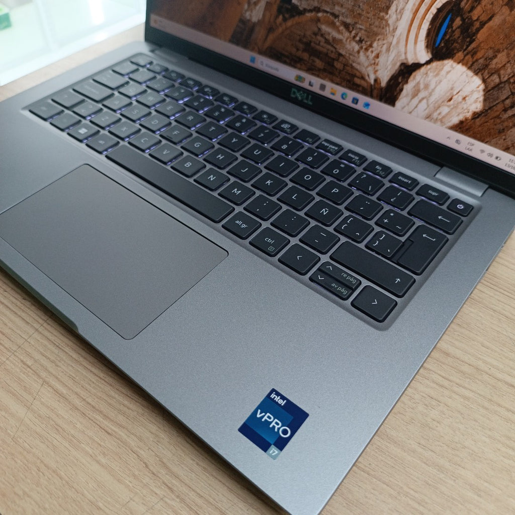 LAPTOP DELL LATITUDE 5440 (2023) 1 TB SSD 32 GB RAM (SEMINUEVO)