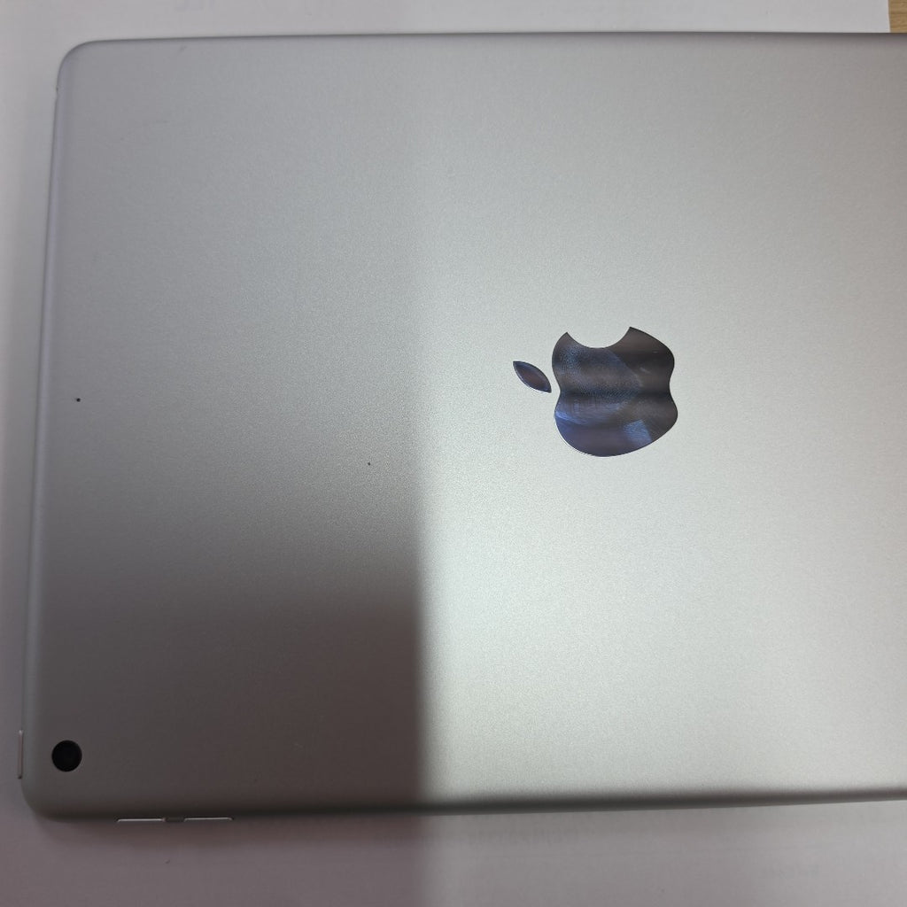 TABLETA APPLE IPAD 9 A2602 64 GB 3 GB RAM (SEMINUEVO)