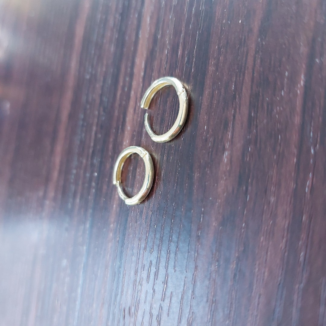 ARETES HUGGIES LISAS 14K 1.5 GR (NUEVO)