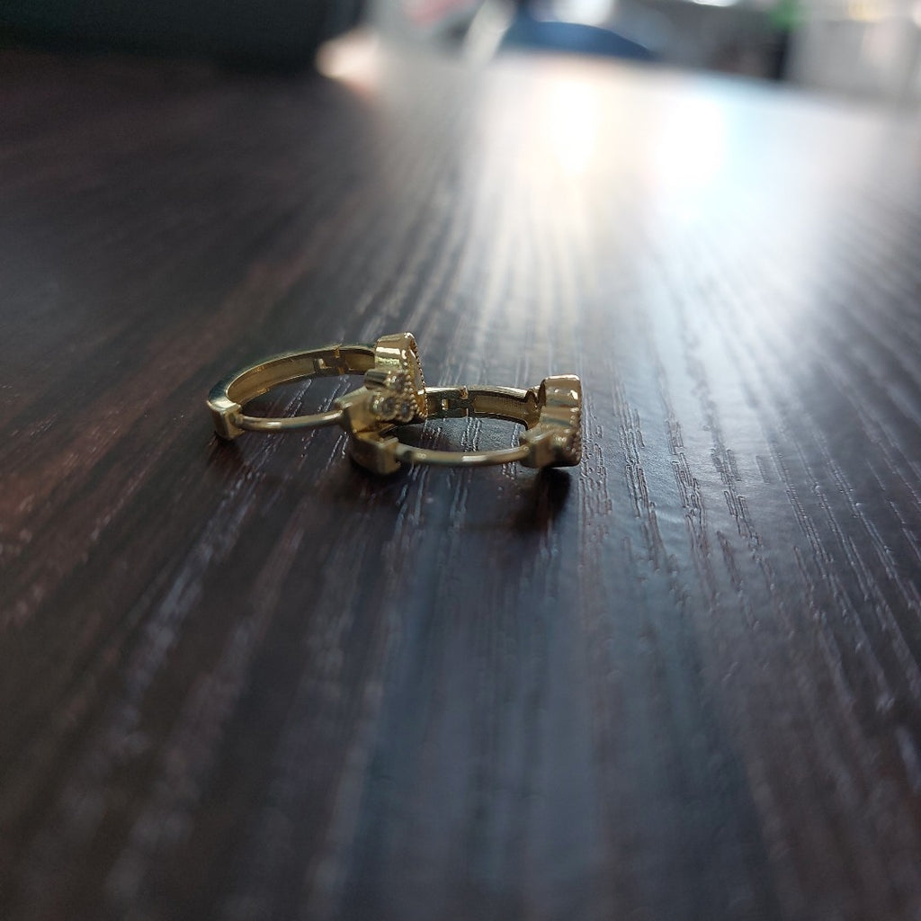 ARETES ARRACADAS CON CIRCONIAS Y PDRAS COL 14K 3.3 GR (NUEVO)