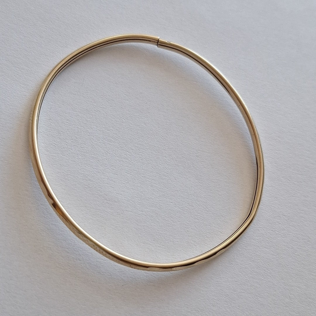 PULSERA RIGIDA ORO 10 K 3.7 GRMS (SEMINUEVO)