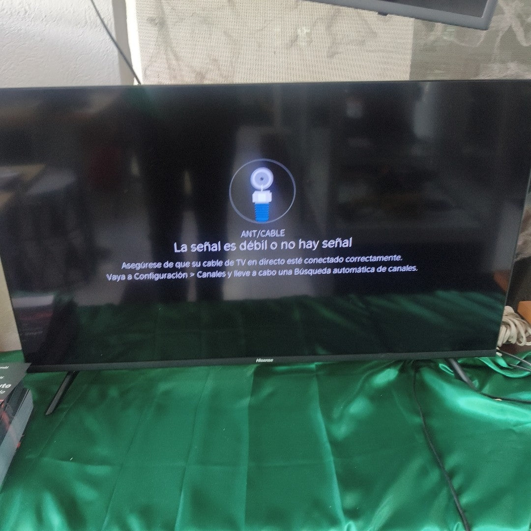 PANTALLA HISENSE 40H5G (2022) 40" LED FULL HD (SEMINUEVO)