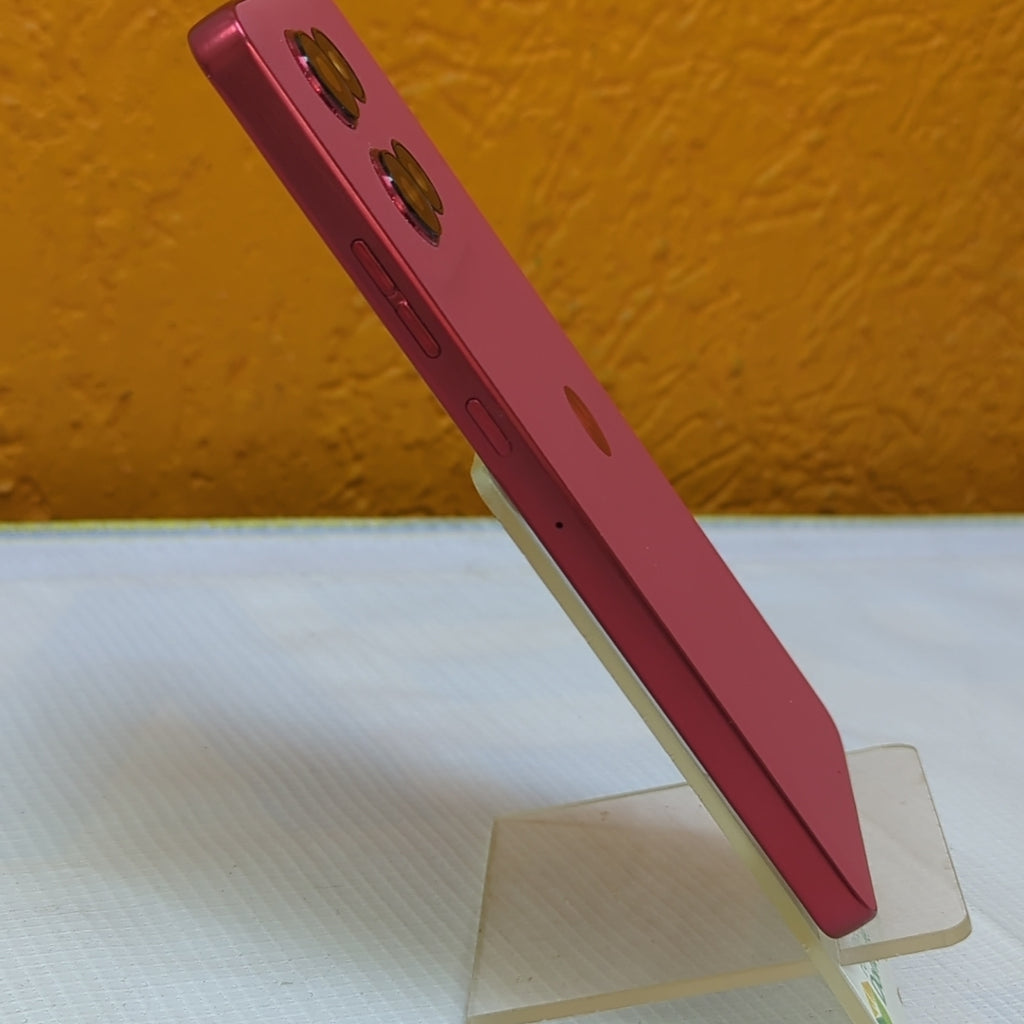 CELULAR MOTOROLA MOTO G86 XT2527-1 (2025) 512 GB 8 GB RAM (SEMINUEVO)
