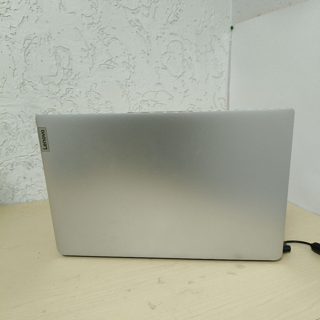 LAPTOP LENOVO IDEAPAD 1 15IGL7 (2024) 256 GB SSD 8 GB RAM (SEMINUEVO)