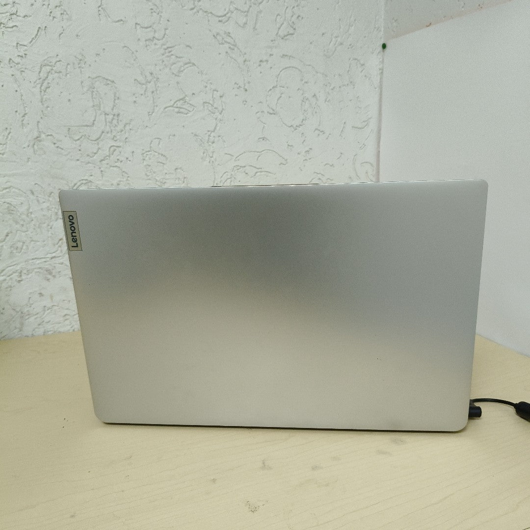 LAPTOP LENOVO IDEAPAD 1 15IGL7 (2024) 256 GB SSD 8 GB RAM (SEMINUEVO)
