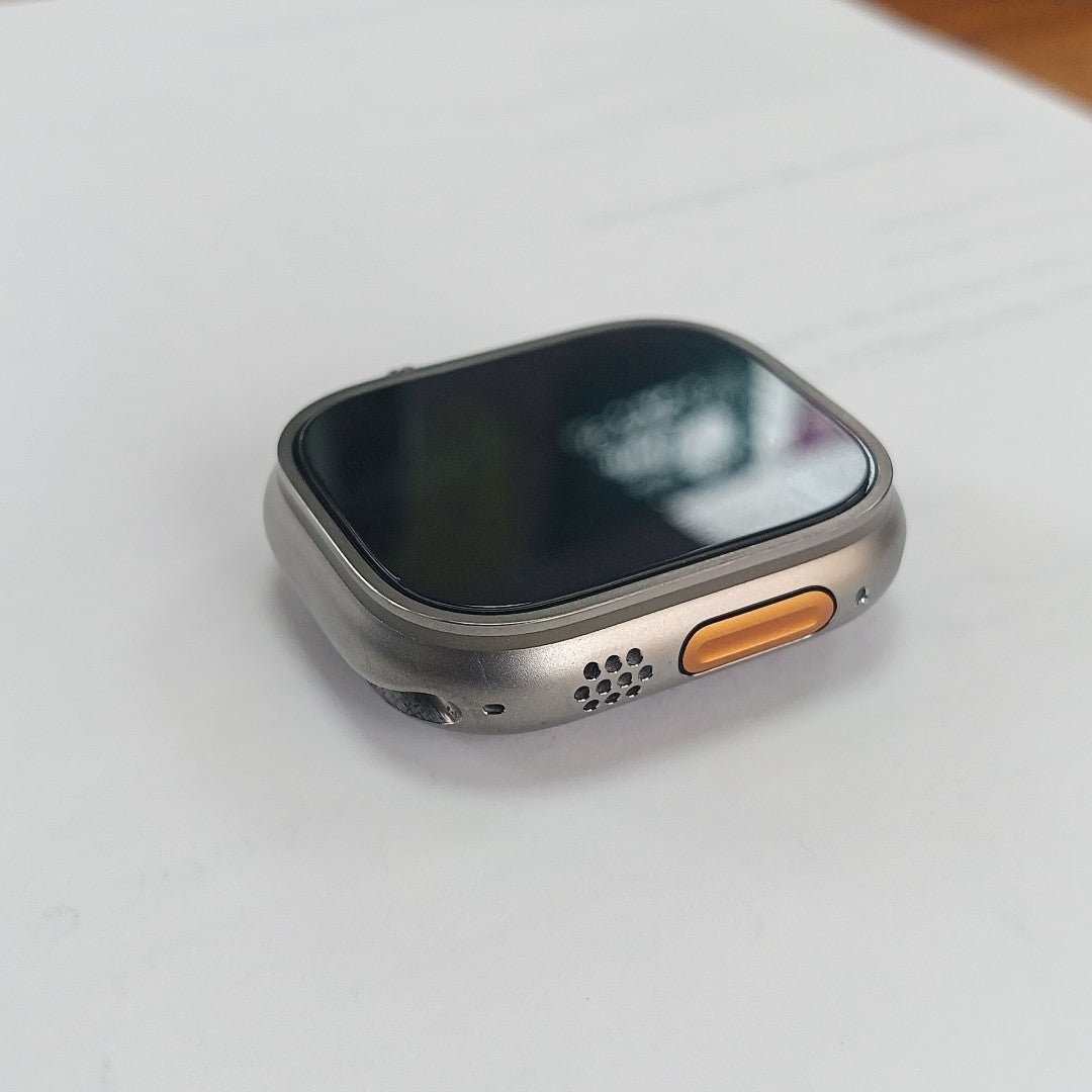 SMARTWATCH APPLE ULTRA TITANIO A2622 49 MM GPS + CELULAR (SEMINUEVO)