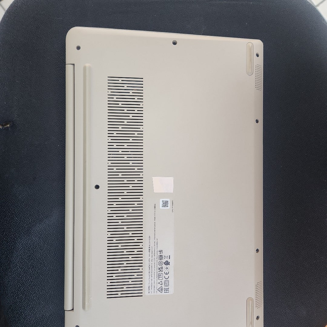 LAPTOP LENOVO IDEAPAD 3 14ITL6 (2023) 1 TB + 256 GB SSD 8 GB RAM (SEMINUEVO)