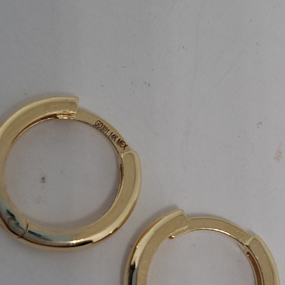 ARETES HUGGIES LISAS 14K 1.4 GR (NUEVO)
