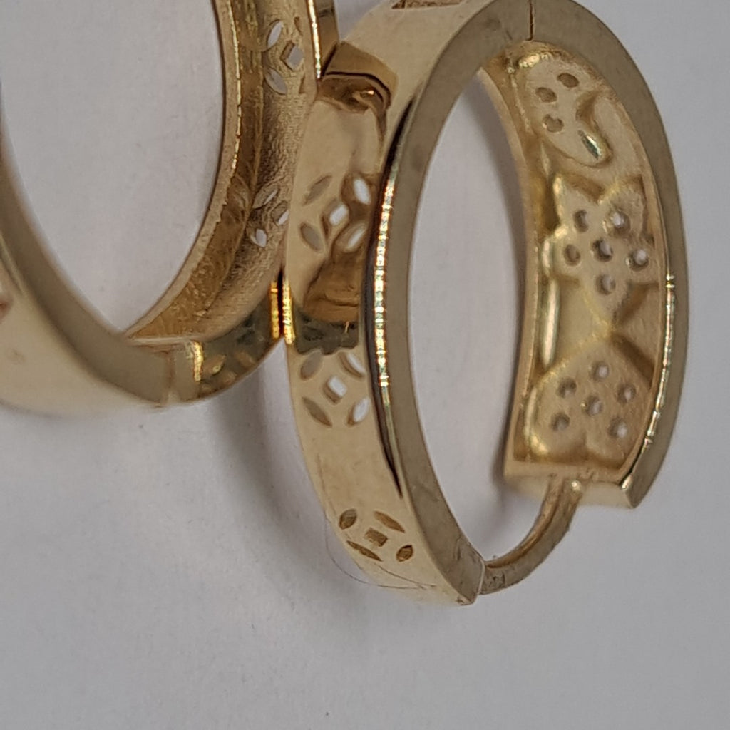 ARETES TEJIDO HUGGIES CON CIRCONIAS 14K 3 GR (NUEVO)