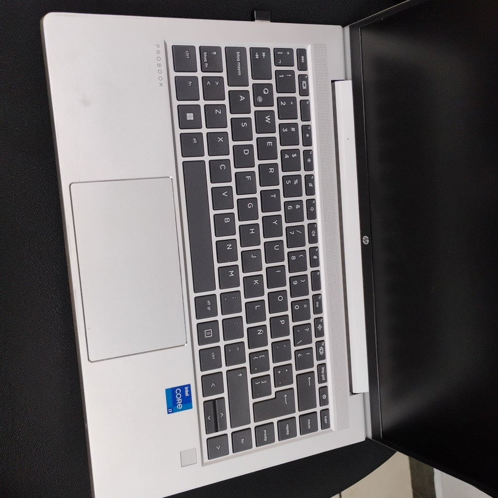LAPTOP HP PROBOOK 440 G9 (2024) 512 GB SSD 16 GB RAM (SEMINUEVO)