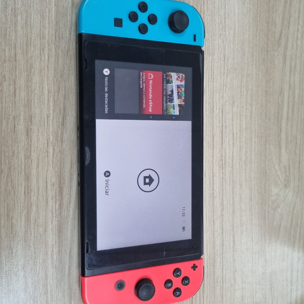 CONSOLA DE VIDEOJUEGO NINTENDO SWITCH 1.1 32 GB (SEMINUEVO)