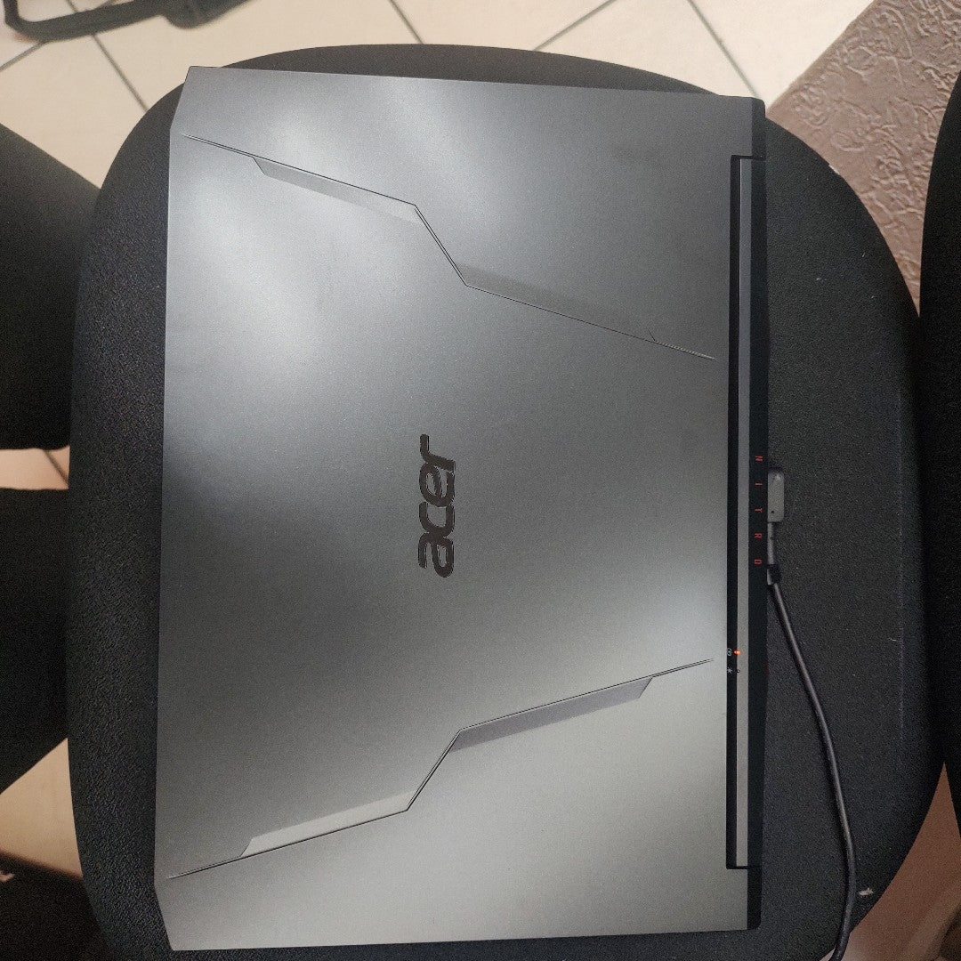 LAPTOP ACER NITRO 5 AN515-57-77YL (2023) 512 GB SSD 8 GB RAM (SEMINUEVO)