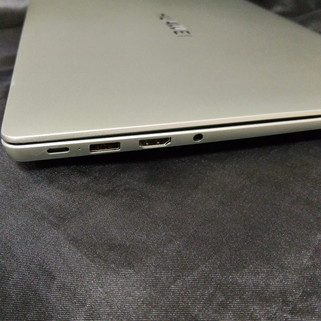 LAPTOP HUAWEI MATEBOOK 14 FLMH-X (2024) 1 TB SSD 16 GB RAM (SEMINUEVO)