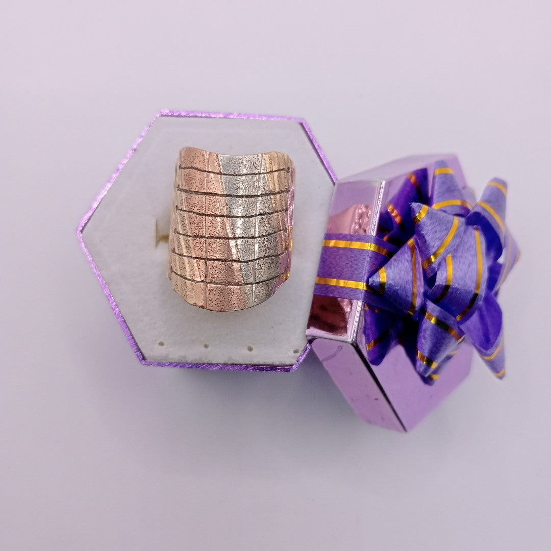 ANILLITO ORO, ORO COMBINADO 10 K 3.9 GRMS (SEMINUEVO)