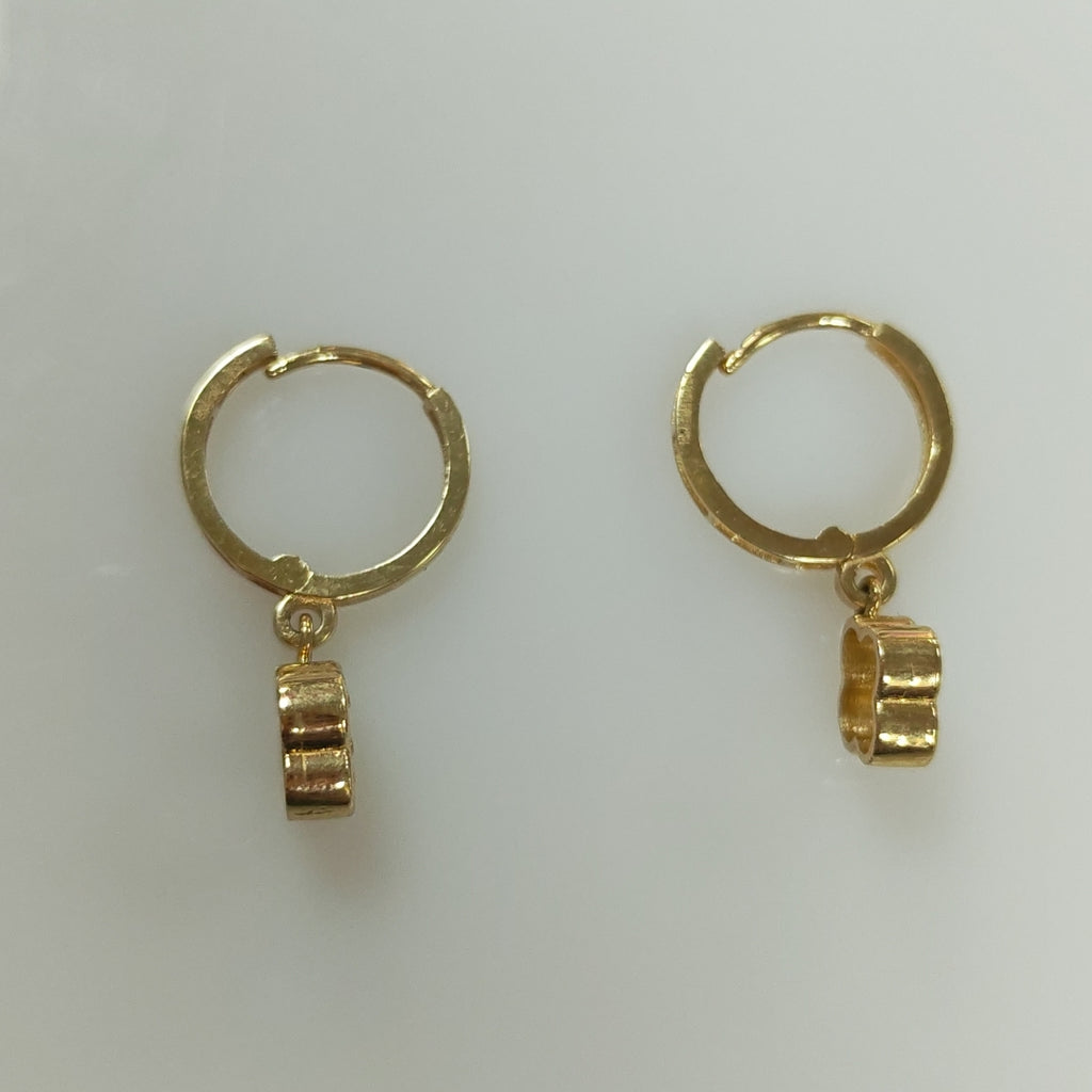 ARETES ARRACADAS CON DIJE 14K 2.4 GR (NUEVO)