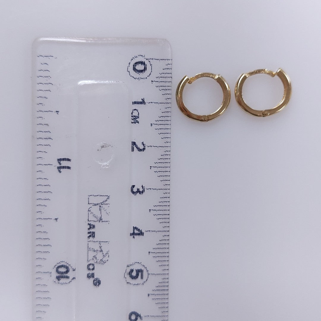 ARETES HUGGIES LISAS 14K 1.2 GR (NUEVO)