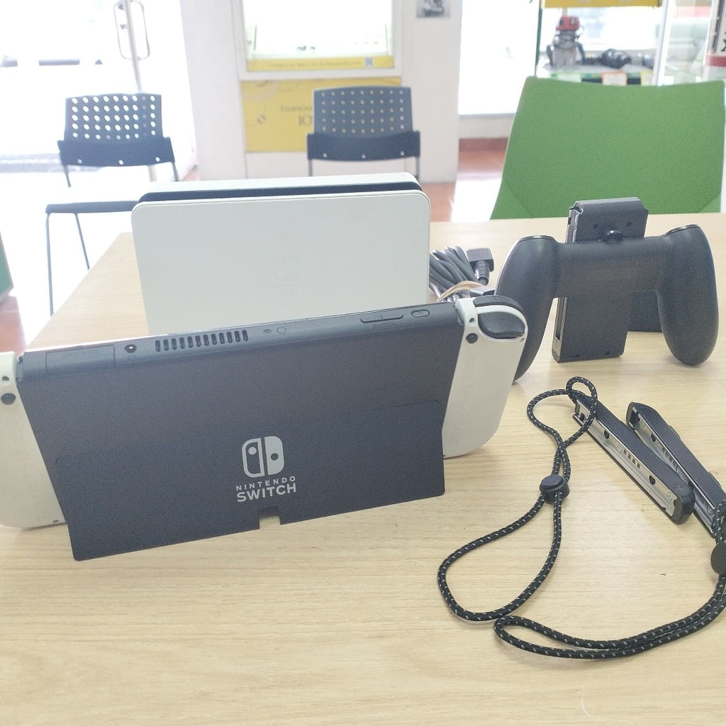 CONSOLA DE VIDEOJUEGO NINTENDO SWITCH OLED 64 GB (SEMINUEVO)