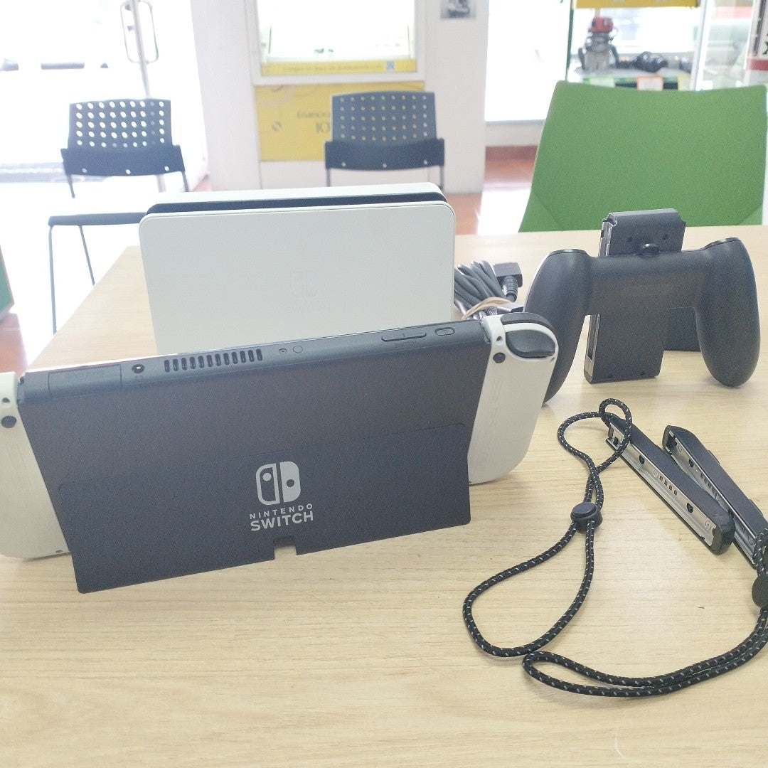 CONSOLA DE VIDEOJUEGO NINTENDO SWITCH OLED 64 GB (SEMINUEVO)