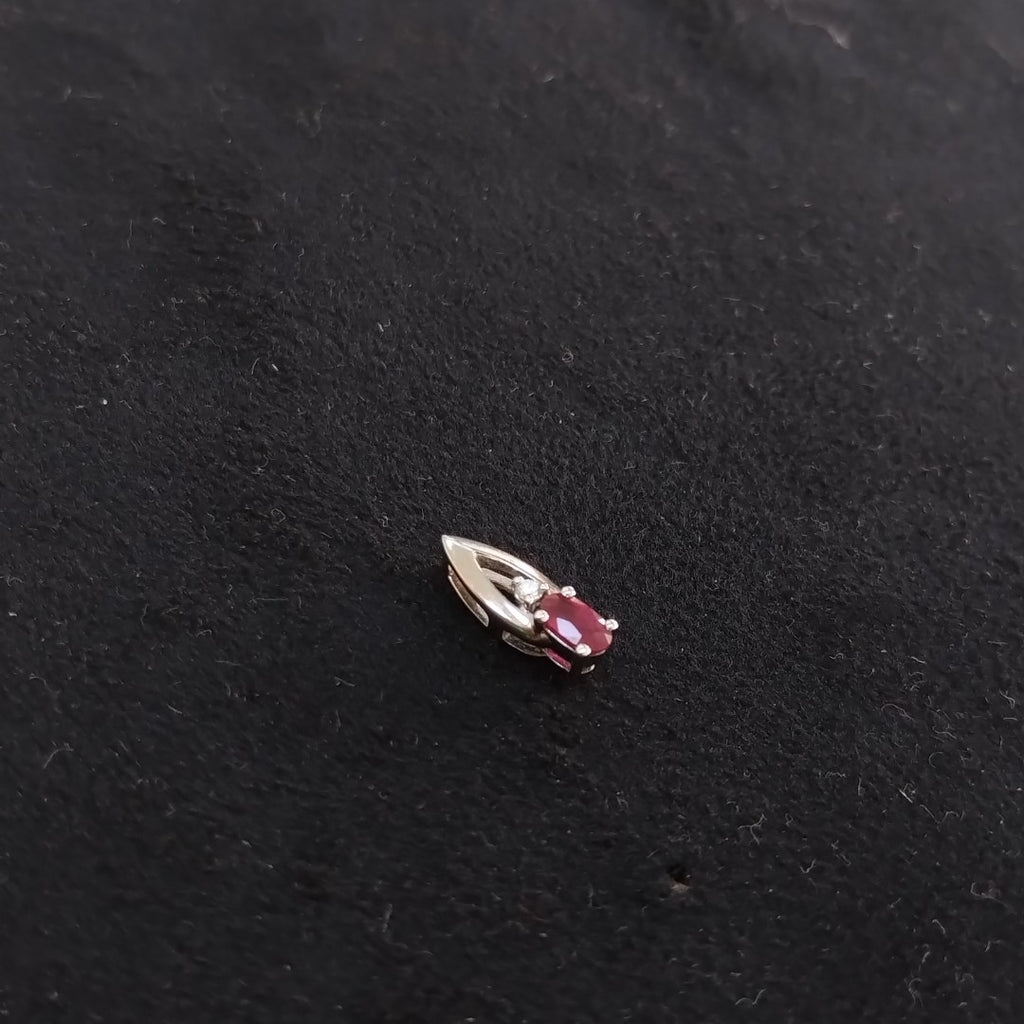 DIJE ORO BLANCO 14 K 0,90 GRMS (SEMINUEVO)