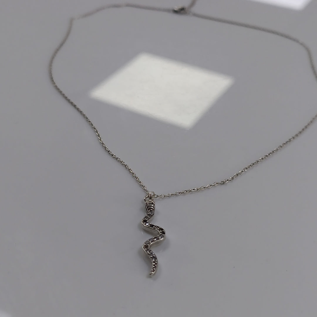 CADENA, DIJE PLATA 2.3 GRMS (SEMINUEVO)