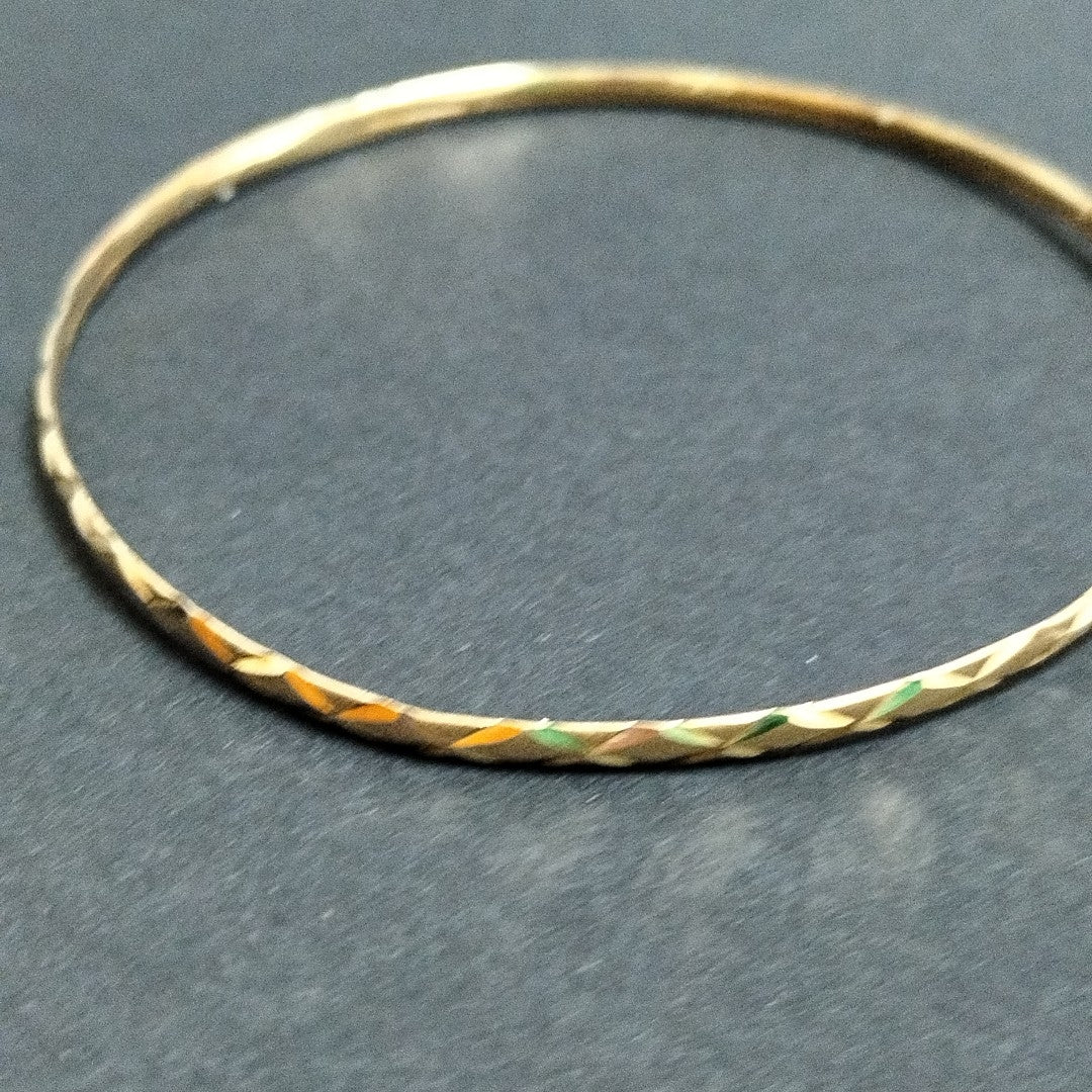PULSERA RIGIDA ORO 14 K 3.9 GRMS (SEMINUEVO)
