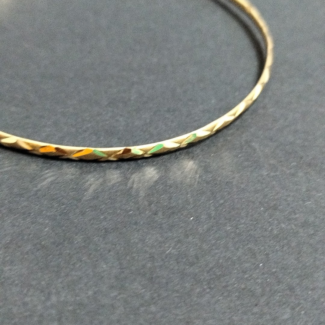 PULSERA RIGIDA ORO 14 K 3.9 GRMS (SEMINUEVO)