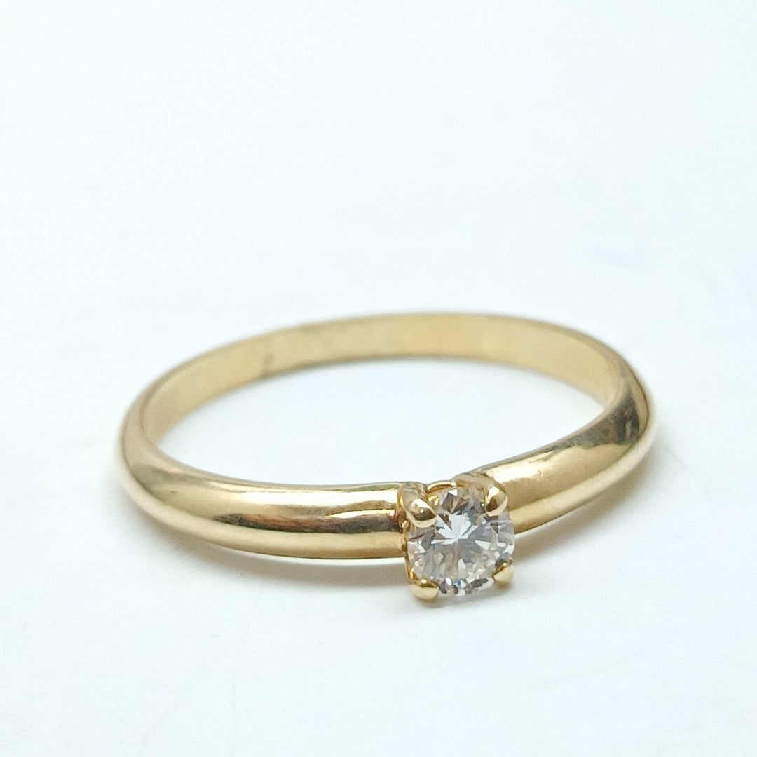 ANILLO SOLITARIO CON DIAMANTE CORTE BRILLANTE 0.16CTS LM SI2, 14K 1.7 G (NUEVO)