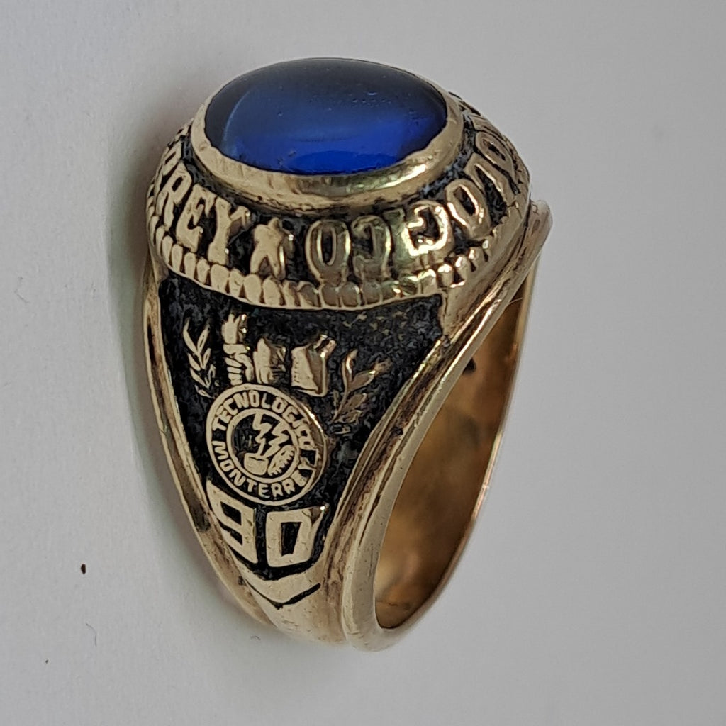 ANILLO DE GRADUACIÓN ORO 8 K 13.6 GRMS (SEMINUEVO)