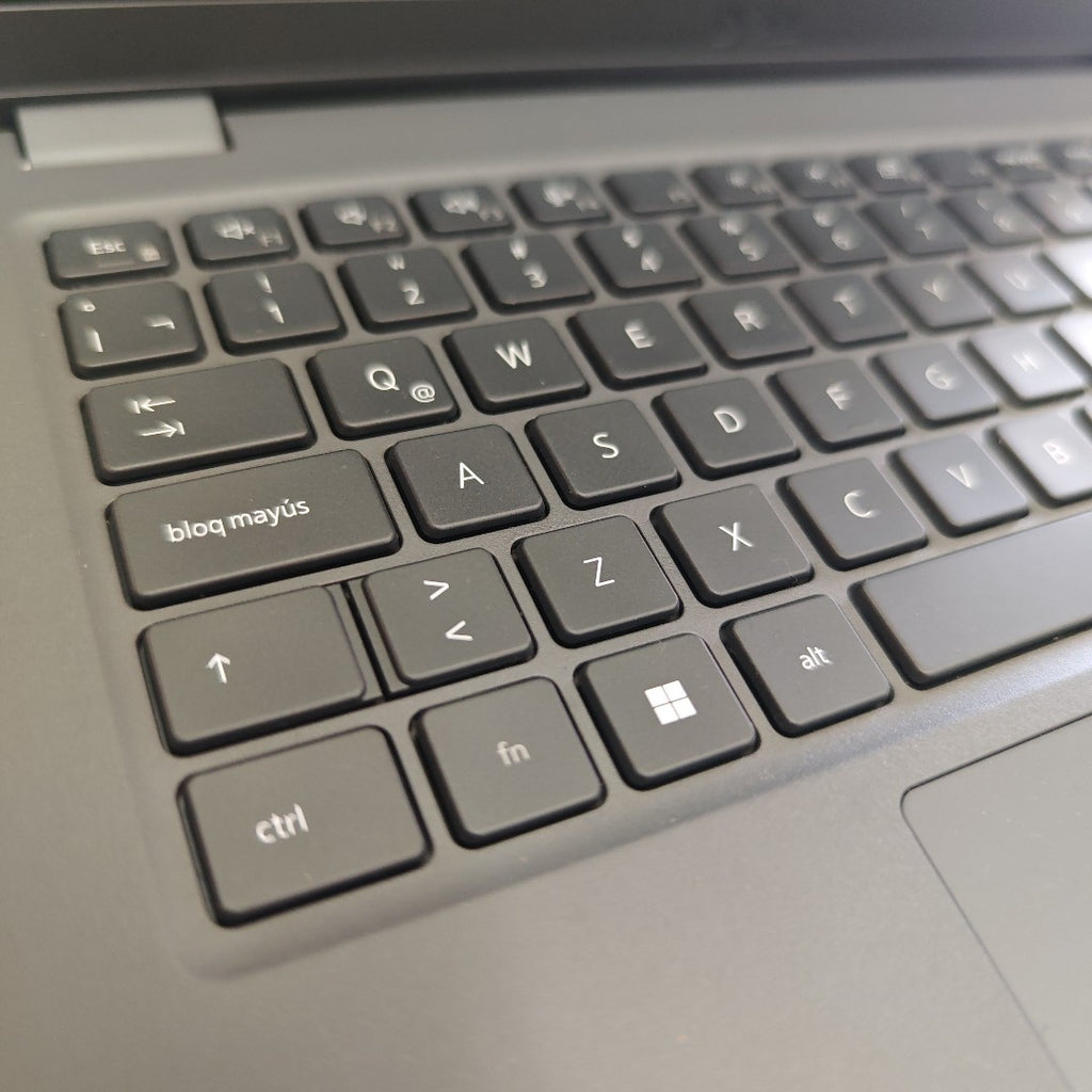 LAPTOP DELL LATITUDE 3440 (2024) 512 GB SSD 8 GB RAM (SEMINUEVO)
