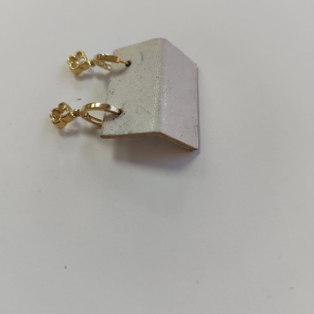 ARETES ARRACADAS CON DIJE 14K 2.4 GR (NUEVO)