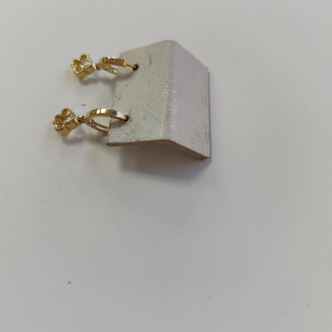ARETES ARRACADAS CON DIJE 14K 2.4 GR (NUEVO)
