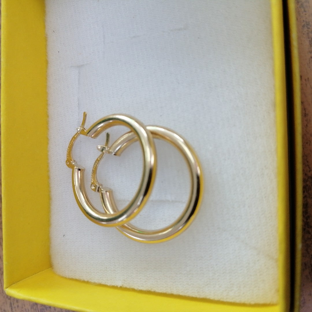 ARETES TEJIDO ARRACADAS LISAS HUECAS 14K 2.1 GR (NUEVO)
