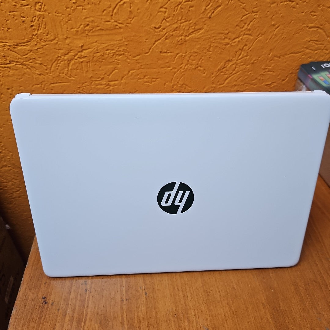 LAPTOP HP 14-DQ3000DX (2025) 64 GB SSD 4 GB RAM (SEMINUEVO)
