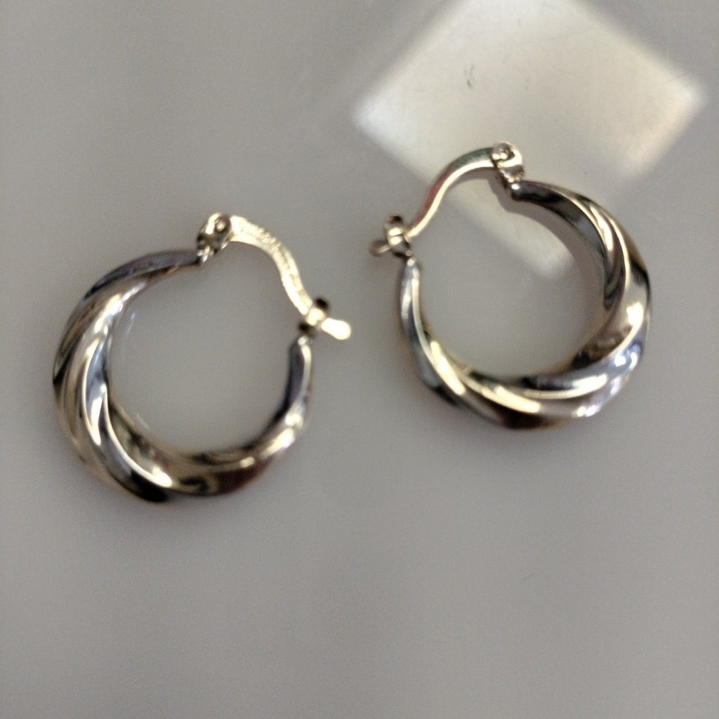 ARETES TEJIDO ARRACADA TRENZADA COMBINADA 14K 1.8 GR (NUEVO)