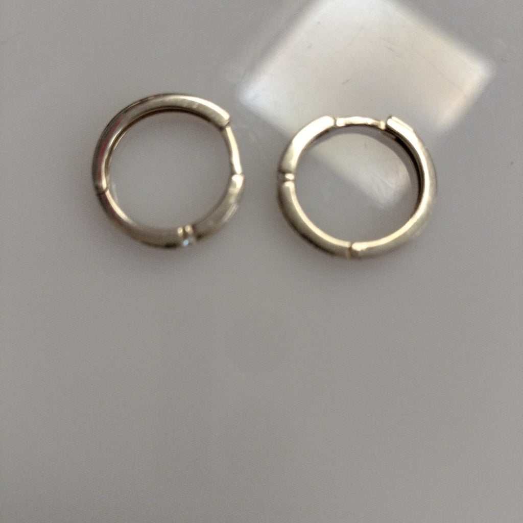 ARETES ARRACADAS LISAS 14K 2.3 GR (NUEVO)