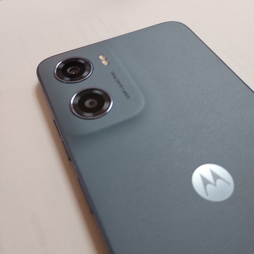 CELULAR MOTOROLA MOTO E15 XT2523-8 (2024) 64 GB 2 GB RAM (SEMINUEVO)