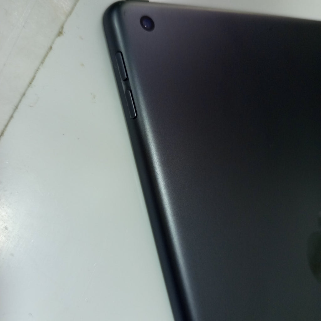 TABLETA APPLE IPAD 9 A2602 64 GB 3 GB RAM (SEMINUEVO)