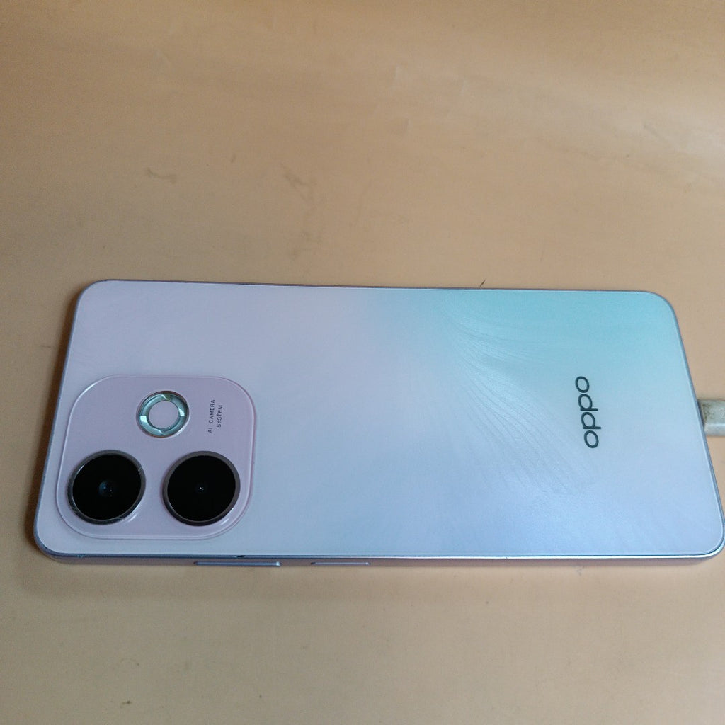 CELULAR OPPO A5 PRO 5G CPH2695 (2025) 256 GB 8 GB RAM (SEMINUEVO)
