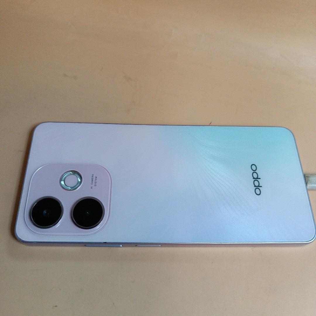 CELULAR OPPO A5 PRO 5G CPH2695 (2025) 256 GB 8 GB RAM (SEMINUEVO)